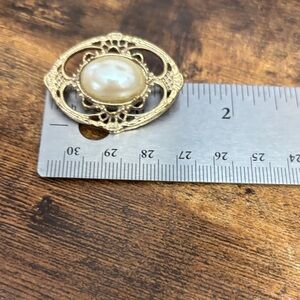 1928 Gold Filigree Brooch with Pearl Center